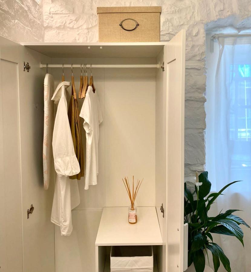 L Essenziale A Apartment